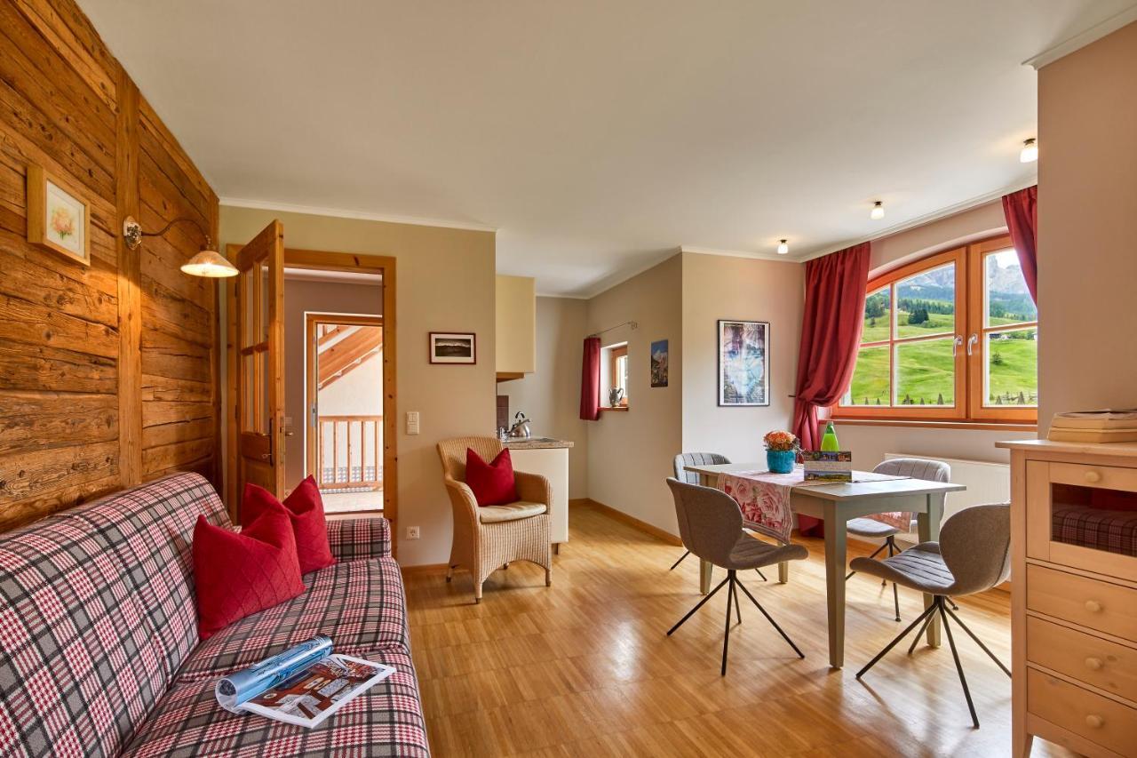 Appartamenti La Sajun & Les Viles La Villa  Kültér fotó